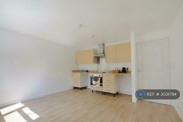Apartment in Nottingham, Chilwell - View 2