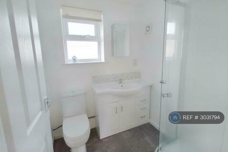 Apartment in Nottingham, Chilwell - View 4