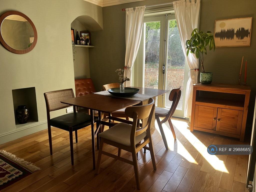 Apartment in London - View 5