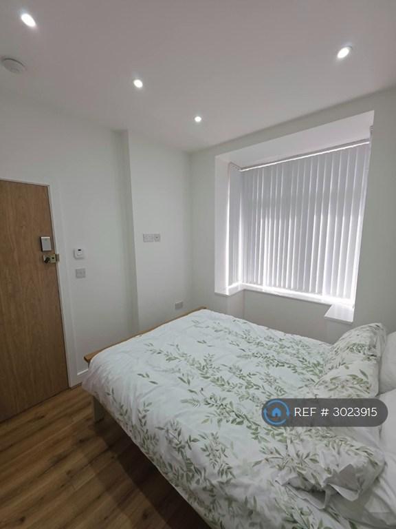 House in Smethwick - View 4