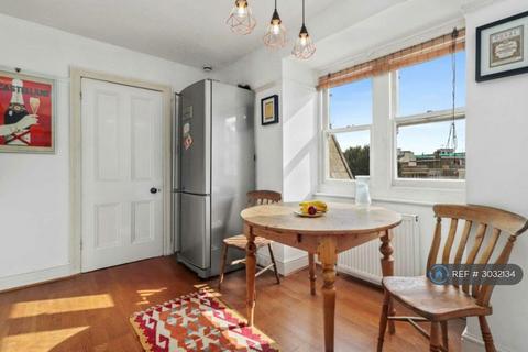 3 bed flat/apartment for rent in Jevington Gardens, Eastbourne, BN21