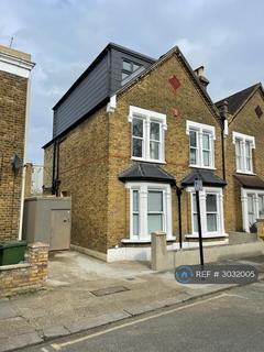 1 bedroom in a house share to rent, Gilmore Road, London, SE13