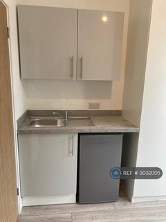 1 bedroom in a house share to rent, Gilmore Road, London, SE13