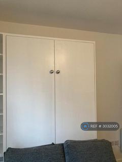 1 bedroom in a house share to rent, Gilmore Road, London, SE13