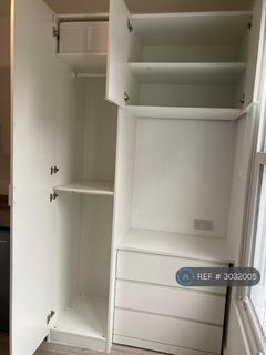 1 bedroom in a house share to rent, Gilmore Road, London, SE13