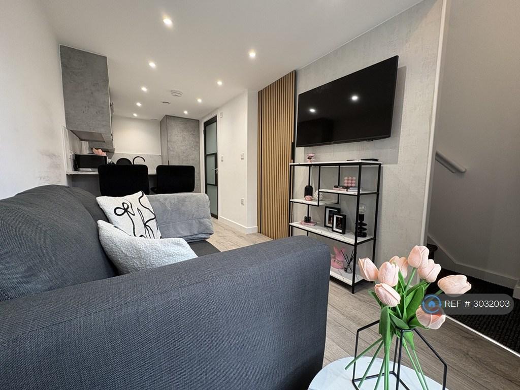 Apartment in Liverpool - View 2