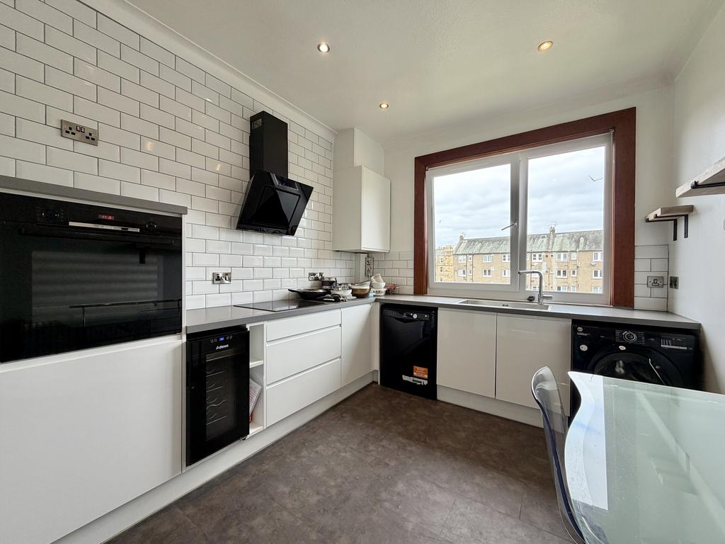 Apartment in Edinburgh, Morningside - View 5