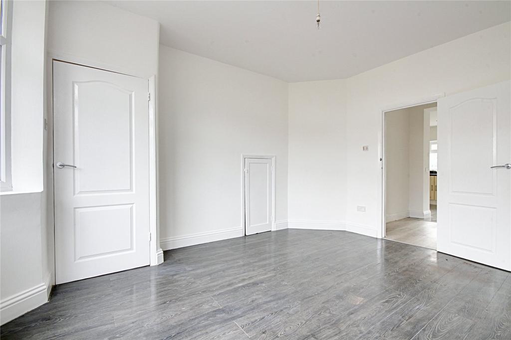 House in London, Enfield Wash - View 3