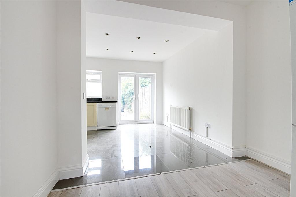House in London, Enfield Wash - View 4