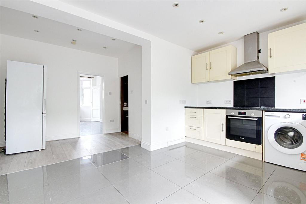 House in London, Enfield Wash - View 5