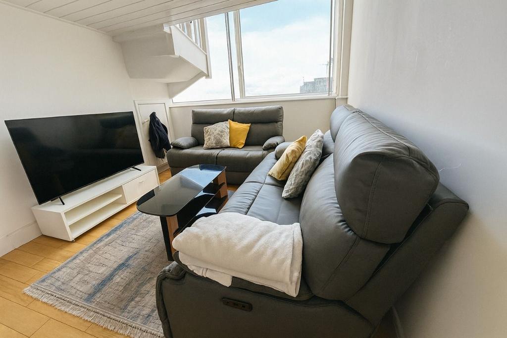 Apartment in Leicester - View 3
