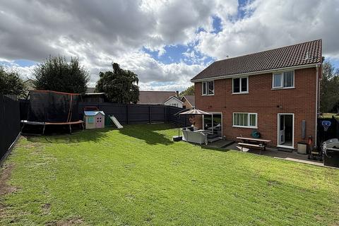 4 bedroom detached house for sale, Sycamore Close, Melton Mowbray