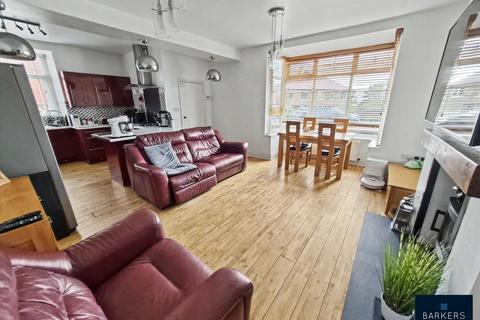 3 bedroom semi-detached house for sale, Leeds Road, Dewsbury