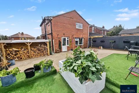 3 bedroom semi-detached house for sale, Leeds Road, Dewsbury
