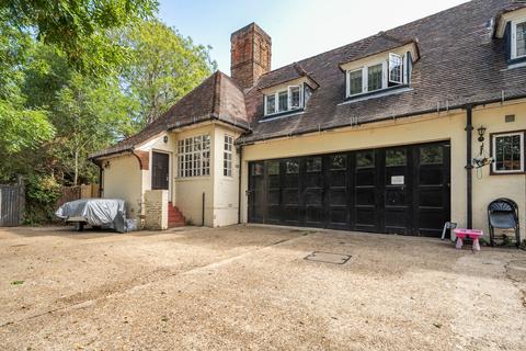 2 bedroom cottage to rent, King Johns Walk, London, SE9