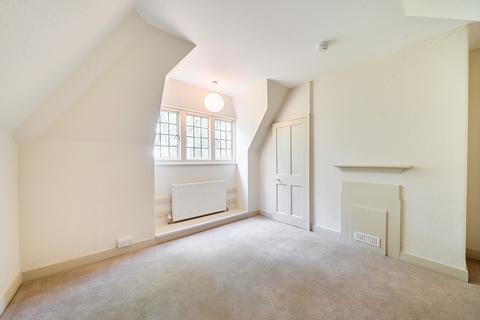 2 bedroom cottage to rent, King Johns Walk, London, SE9