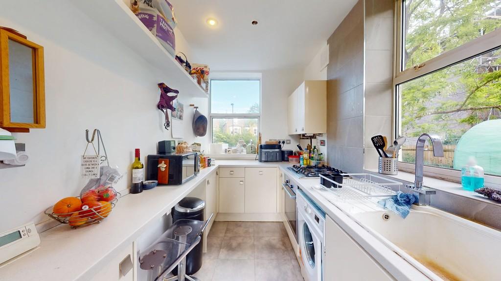 Apartment in London - View 3