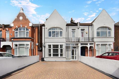4 bedroom semi-detached house for sale, Mitcham Lane, London SW16
