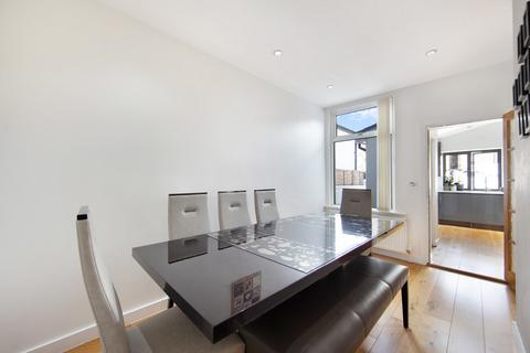 4 bedroom semi-detached house for sale, Mitcham Lane, London SW16