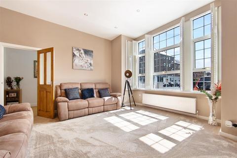 4 bedroom semi-detached house for sale, Mitcham Lane, London SW16