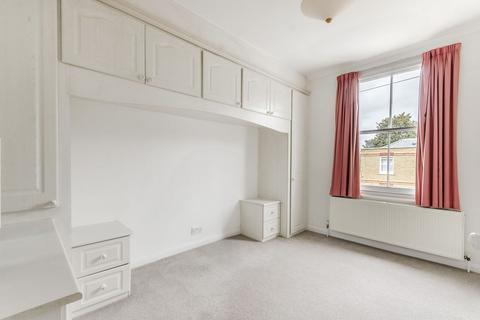 3 bedroom terraced house to rent, Heron Road, St Margarets, Twickenham, TW1
