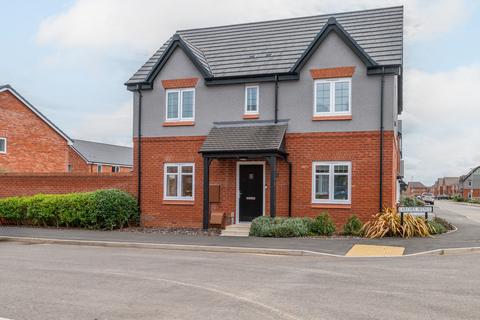 3 bedroom detached house for sale, Larches Avenue, Tatenhill, DE13