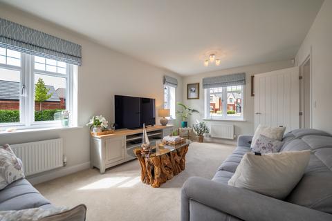 3 bedroom detached house for sale, Larches Avenue, Tatenhill, DE13
