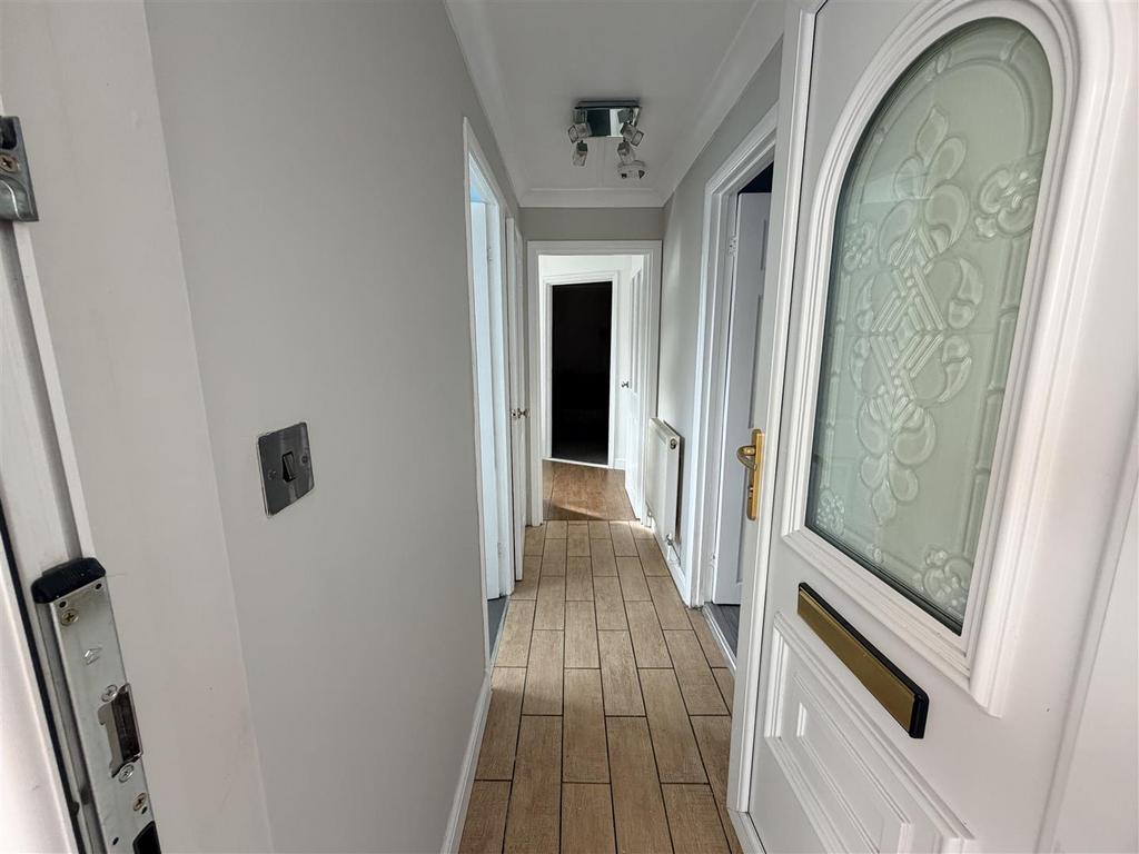 Apartment in Solihull, West Midlands - View 4