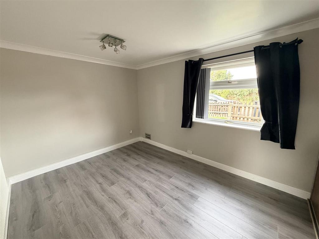 Apartment in Solihull, West Midlands - View 5