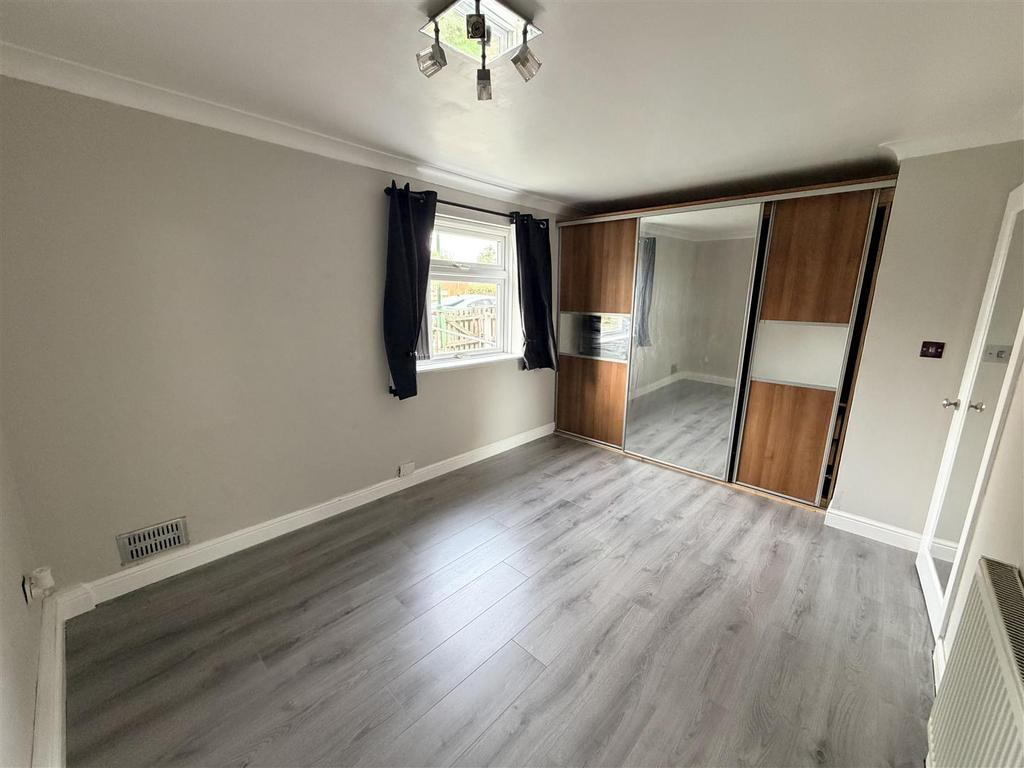 Apartment in Solihull, West Midlands - More