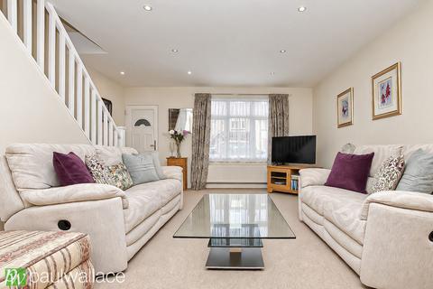 2 bedroom terraced house for sale, River Avenue, Hoddesdon|Approx. 100ft Rear Garden|Garage & Off Street Parking