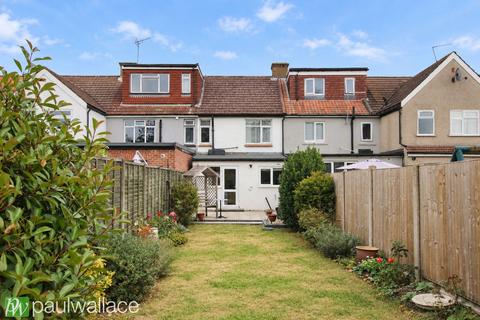 2 bedroom terraced house for sale, River Avenue, Hoddesdon|Approx. 100ft Rear Garden|Garage & Off Street Parking