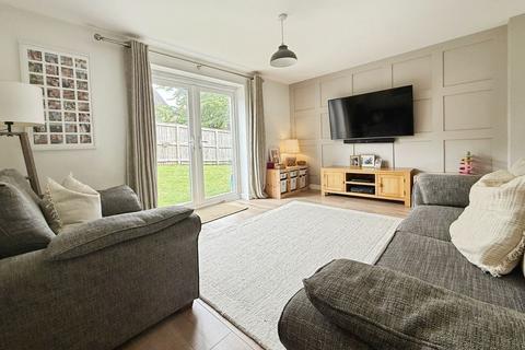 3 bedroom townhouse for sale, Pattinson Drive, Ryton NE40