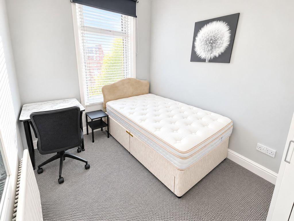 Apartment in Newcastle Upon Tyne - More