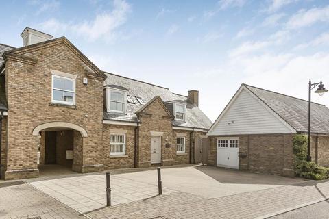 4 bedroom detached house to rent, Orchid Close, Goffs Oak EN7