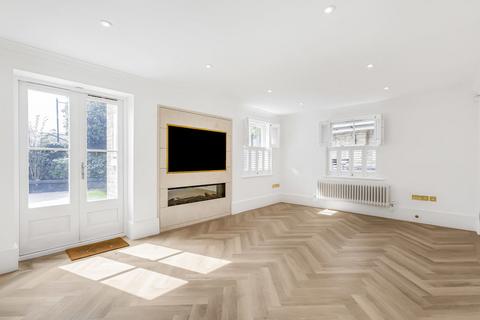 4 bedroom detached house to rent, Orchid Close, Goffs Oak EN7