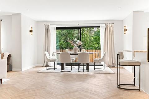 5 bedroom detached house for sale, The Avenue, Staines-upon-Thames, TW19