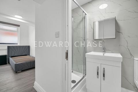 House of multiple occupation to rent, *En-Suite Room, All Bills Included, High Road*