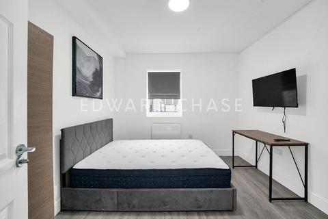 House of multiple occupation to rent, *En-Suite Room, All Bills Included, High Road IG1*