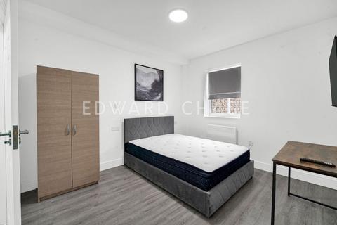 House of multiple occupation to rent, *En-Suite Room, All Bills Included, High Road IG1*