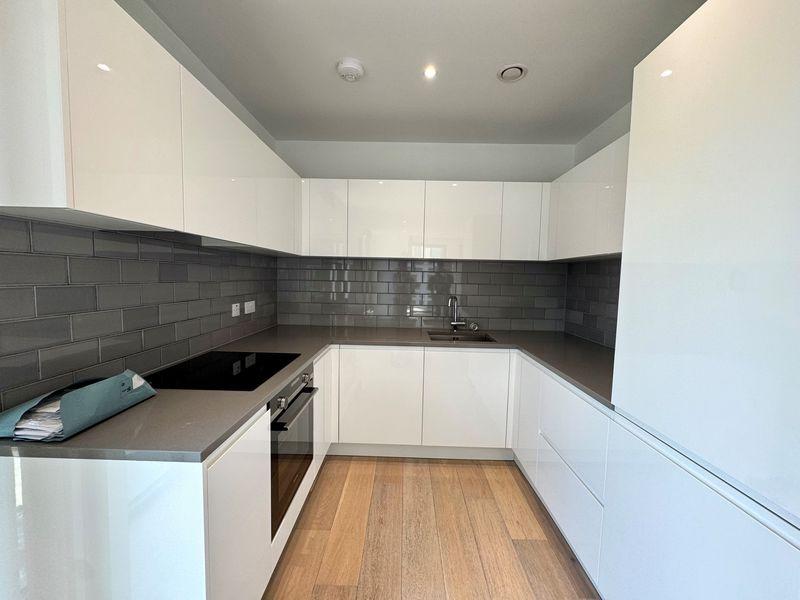 Apartment in London, Royal Wharf, Silvertown - View 2