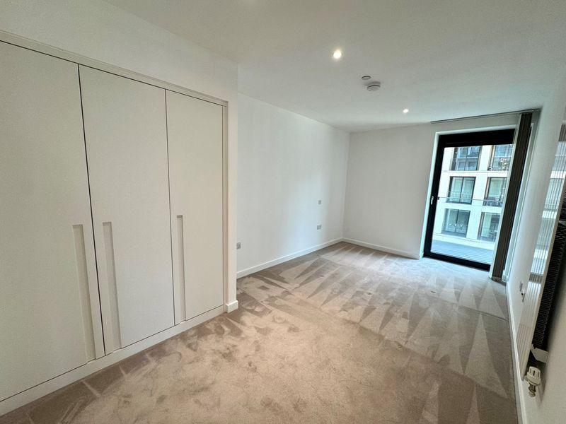 Apartment in London, Royal Wharf, Silvertown - More