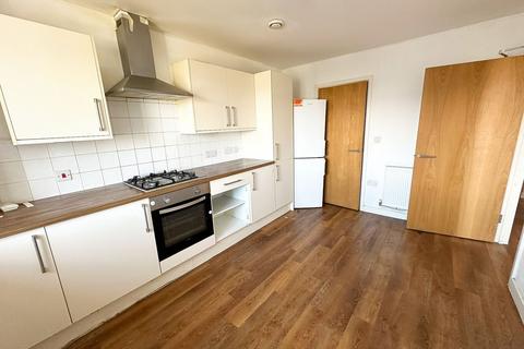 3 bedroom flat to rent, Vickers House, Romford, RM1