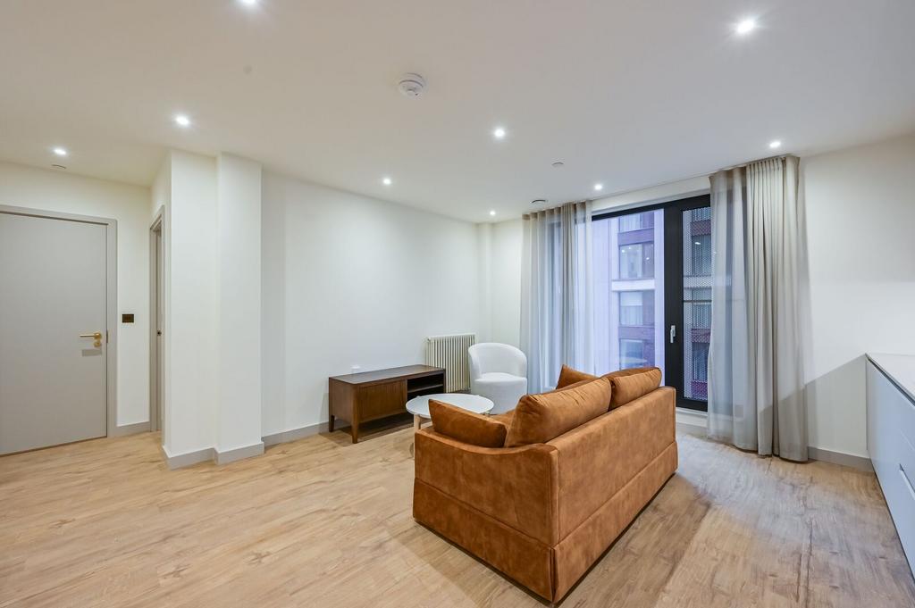 Apartment in Walthamstow - View 3