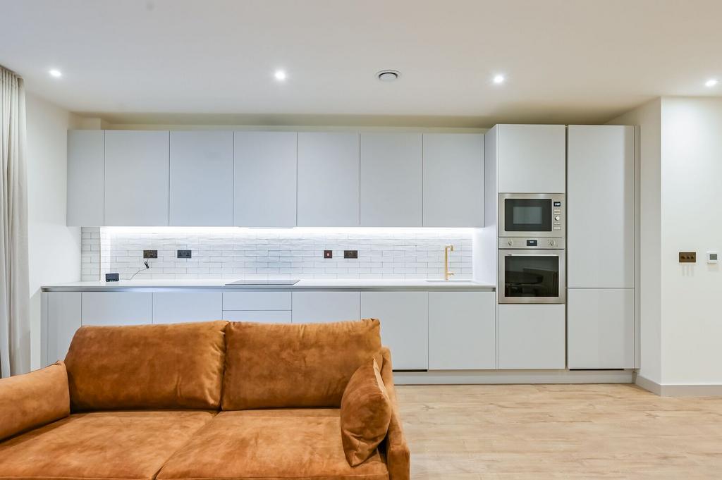 Apartment in Walthamstow - View 4