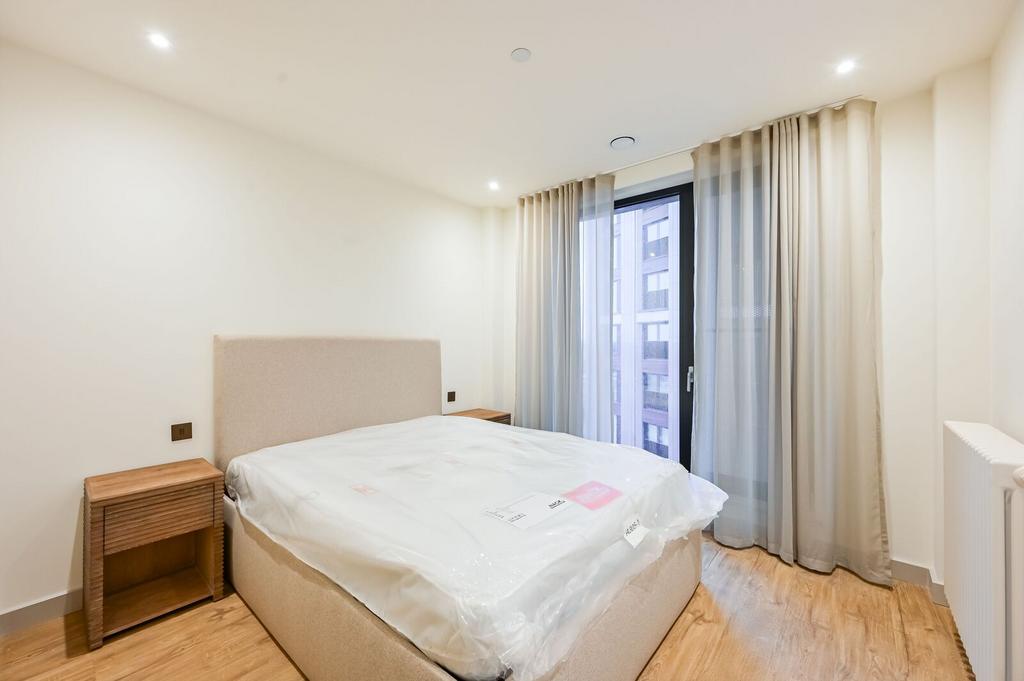 Apartment in Walthamstow - View 5
