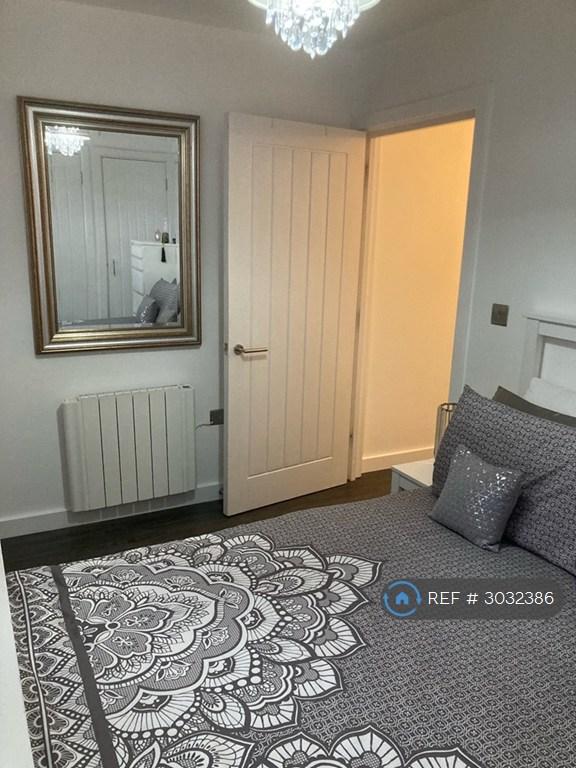 Apartment in Sutton - More