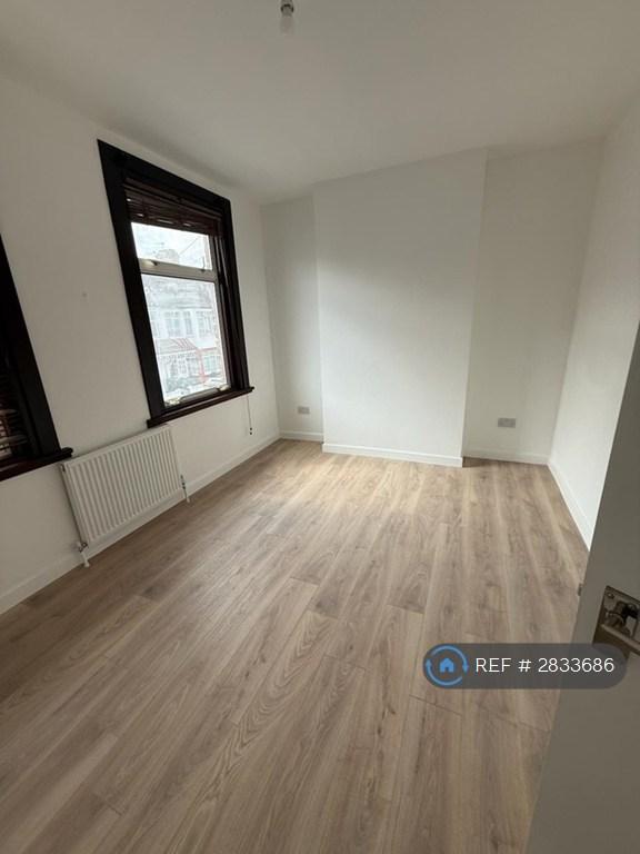 House in London - View 5