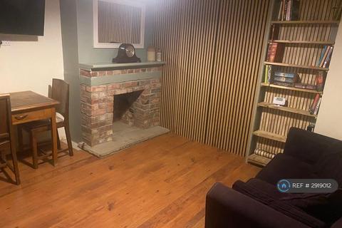 1 bedroom in a house share to rent, Greenacre, Windsor, SL4