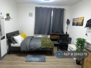 Apartment in Hounslow - View 2